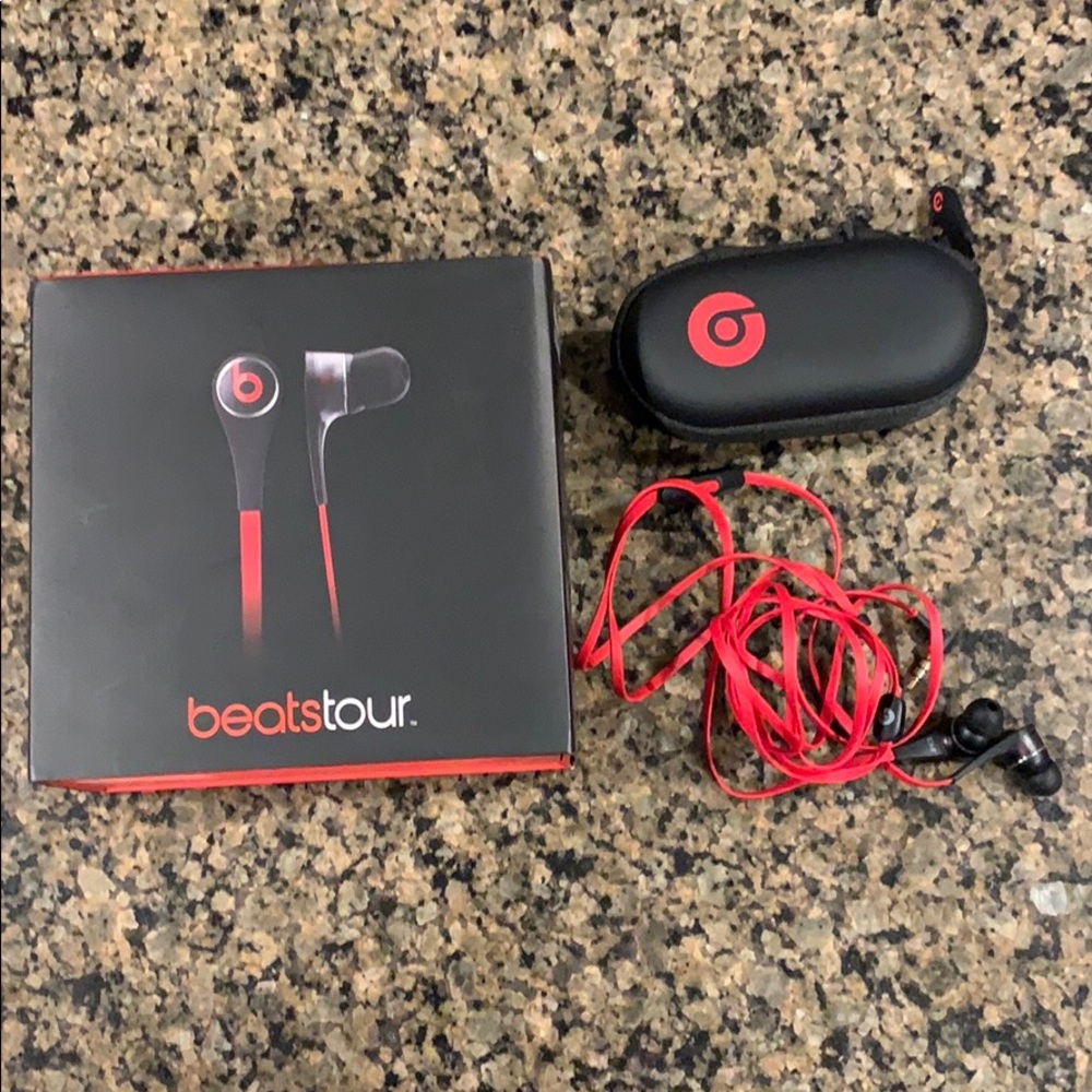 Beats by Dr. Dre In-Ear Headphones (Beats Tour)